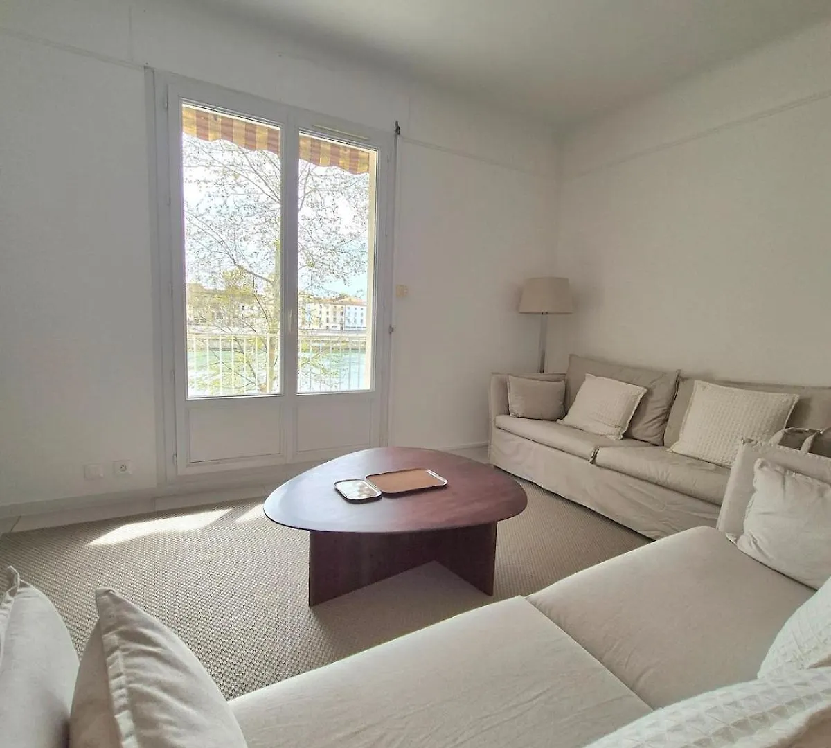 Appartement Le Saint Pierre Arles Apartment