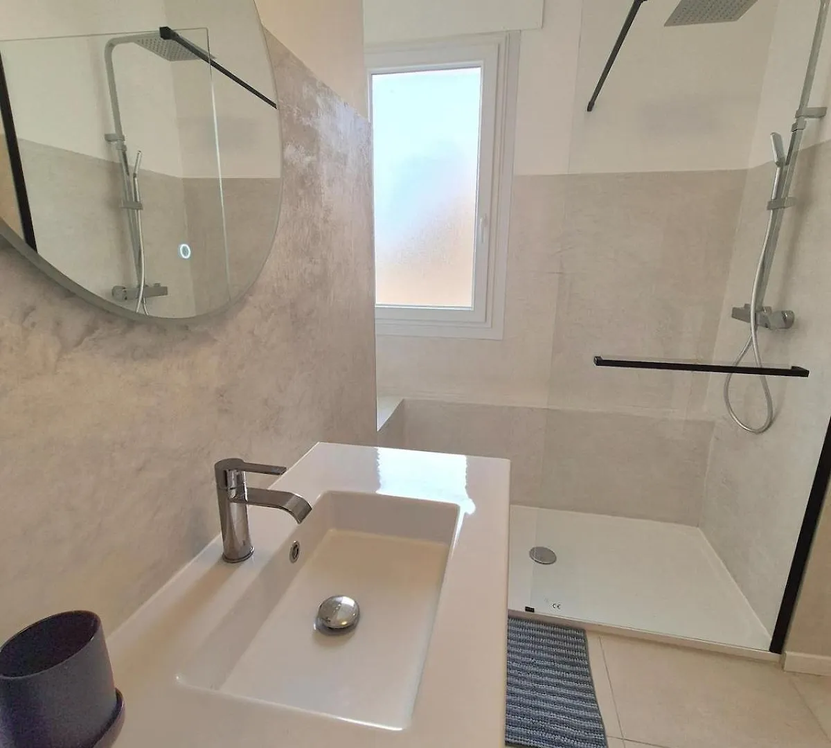 Apartment Appartement Le Saint Pierre Arles France